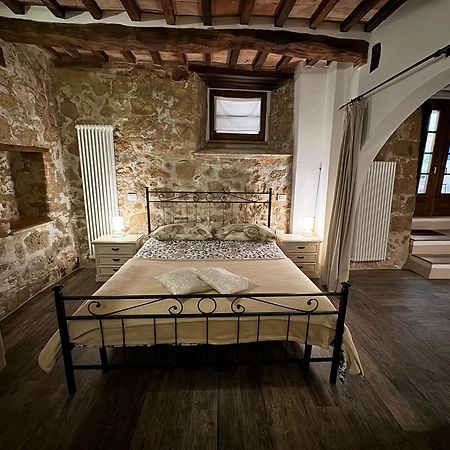 Camere La Carbonaia П'єнца Екстер'єр фото