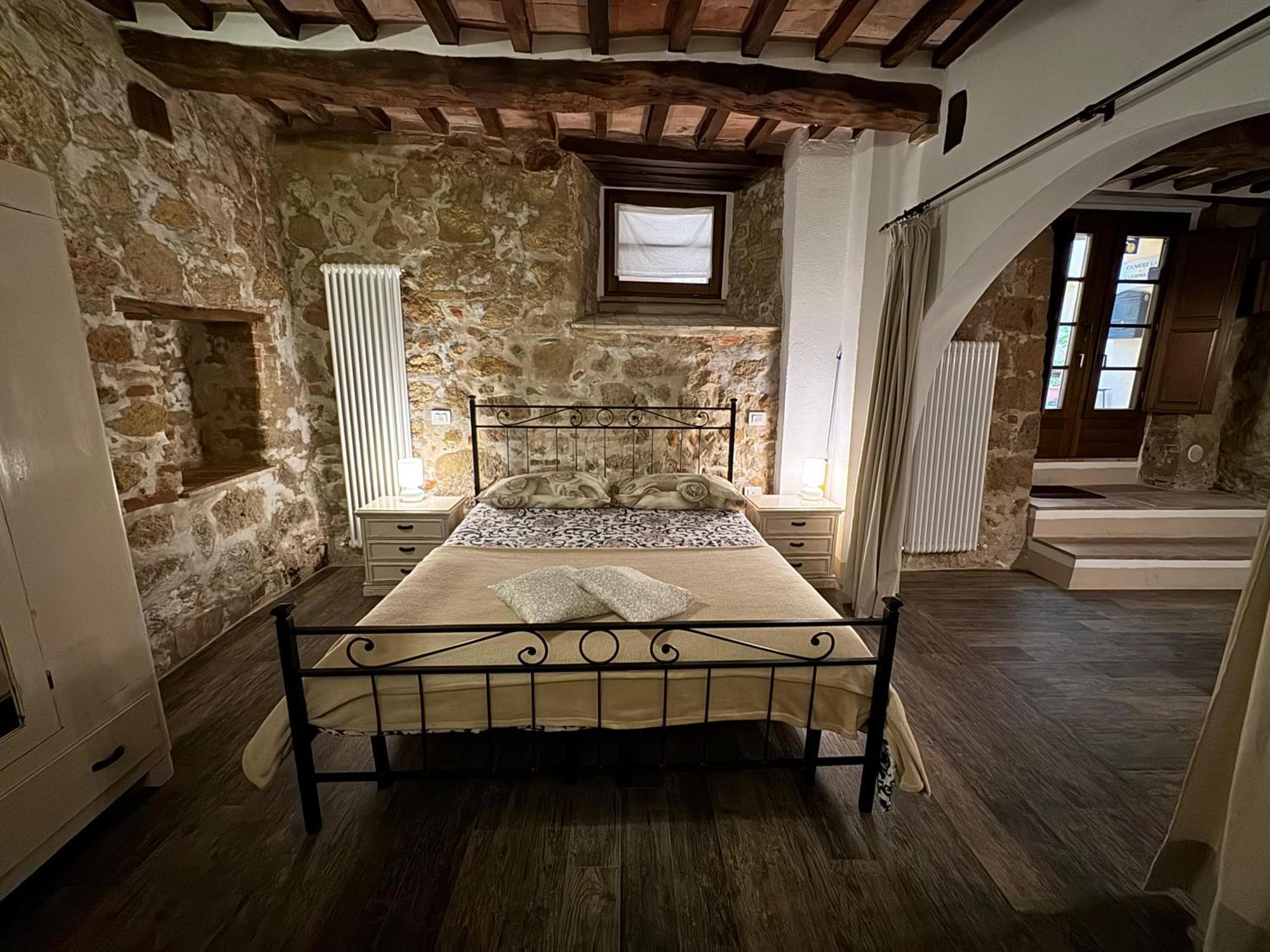 Camere La Carbonaia П'єнца Екстер'єр фото